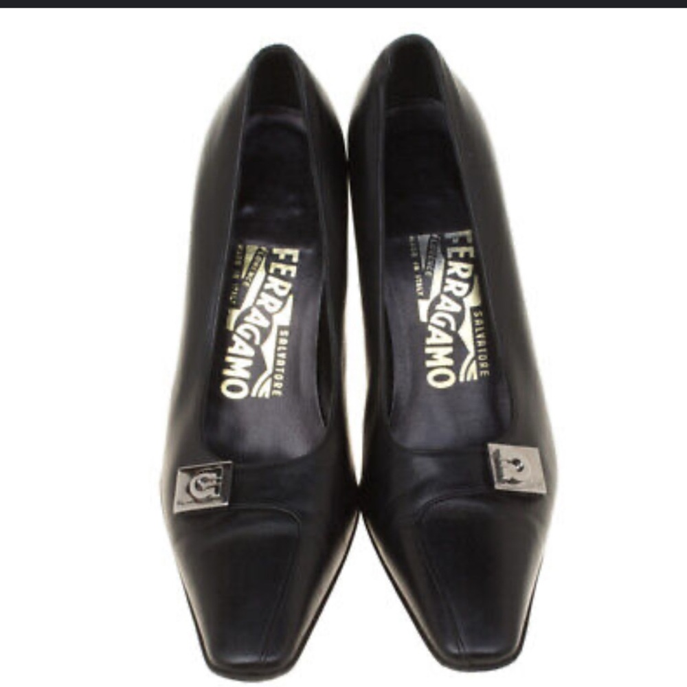 Salvatore Ferragamo Black Leather Buckle Detail Pumps Size 38 preowned size 8